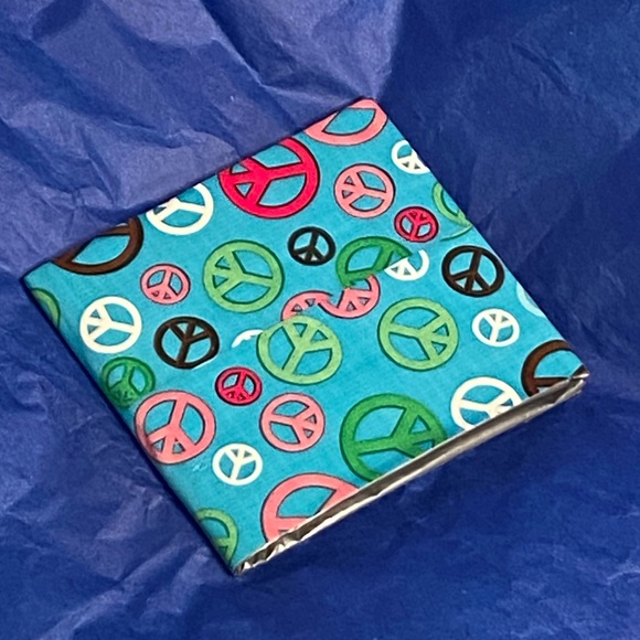 🟢5/$25  𝑯𝒂𝒏𝒅𝒎𝒂𝒅𝒆 Peace Duct Tape Wallet - Picture 3 of 8